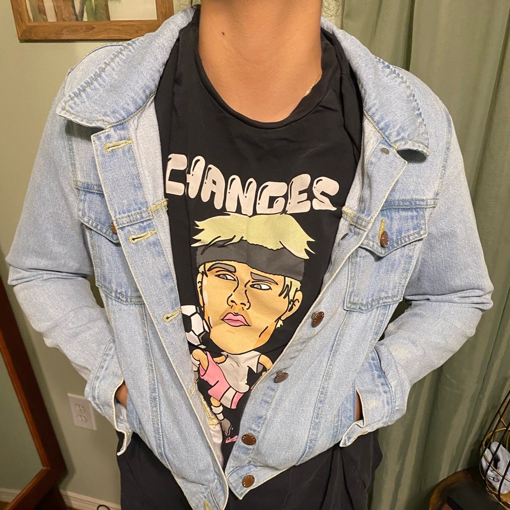 Large light washed Jean jacket, good condition, short length, forever 21 - Picture 1 of 2